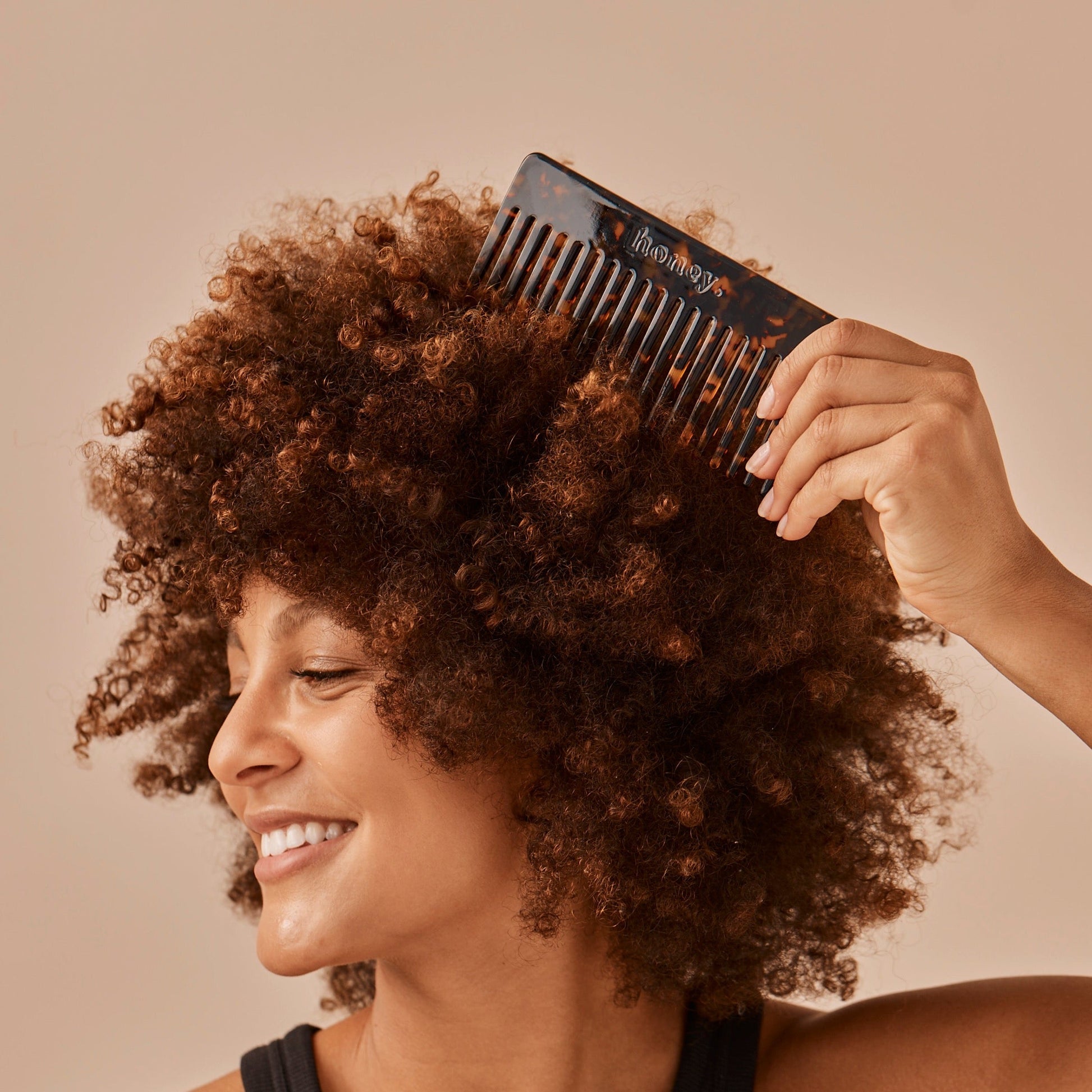Tortoise Shell Wide Tooth Comb Afro Hair Woman
